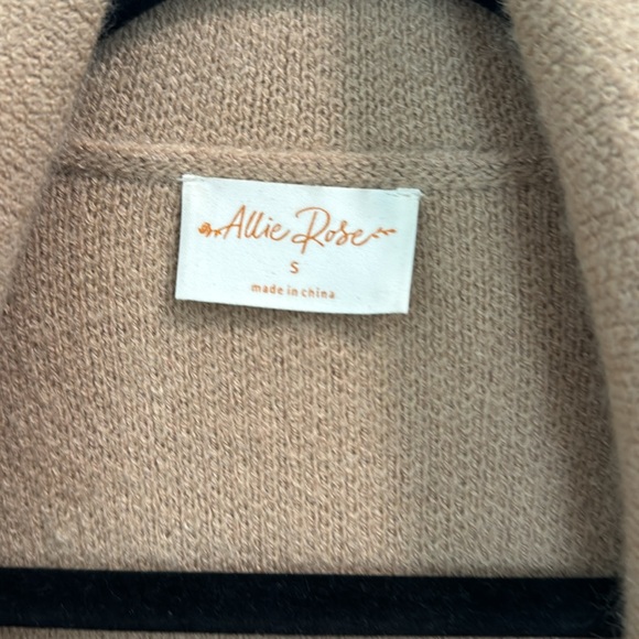 Shacket cardigan size small tan - Picture 2 of 3